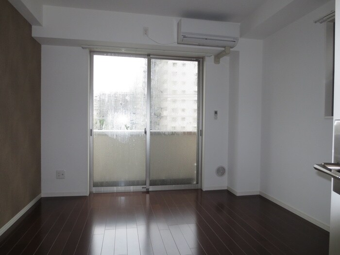 物件内観写真8　(室内からの展望)