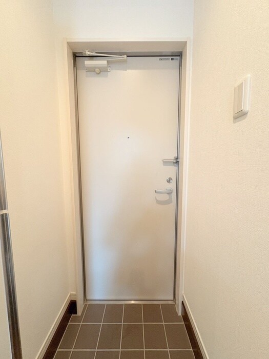 物件内観写真18　(玄関)