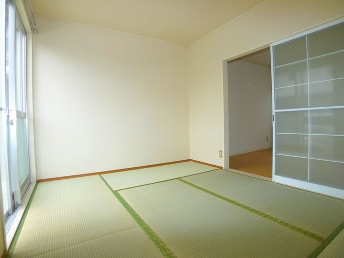 物件内観写真6　(居室)