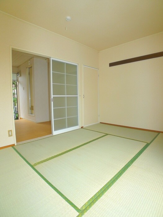 物件内観写真9　(居室)