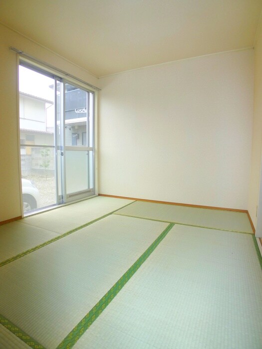 物件内観写真12　(室内からの展望)