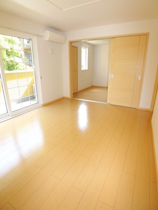 物件内観写真9　(居室)