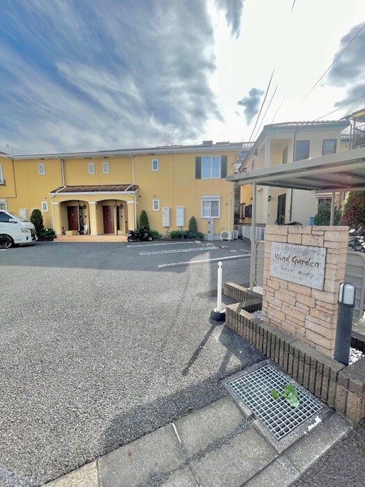 物件外観写真4　(エントランス部分)