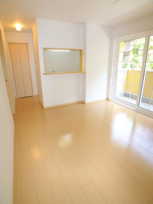 物件内観写真15　(室内からの展望)