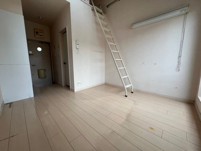 物件内観写真8　(居室)