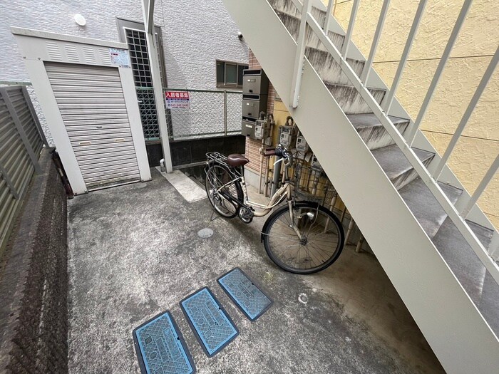 物件外観写真6　(駐輪場)