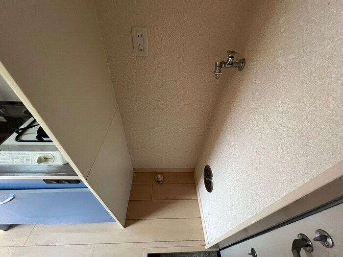 物件内観写真13　(洗濯機置場)