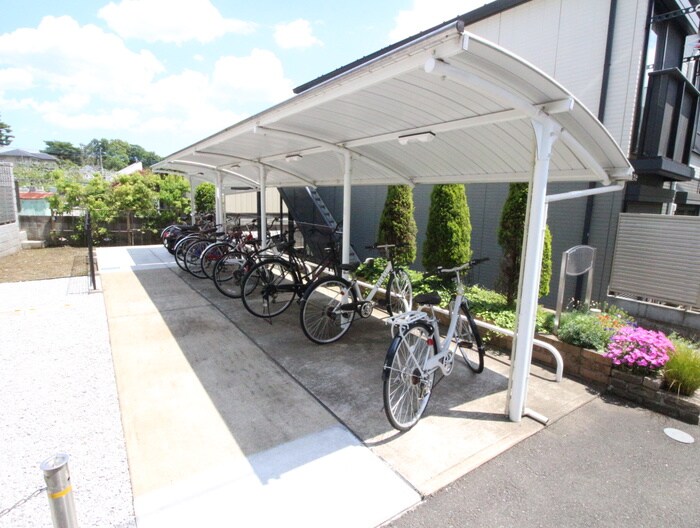 物件外観写真4　(駐輪場)