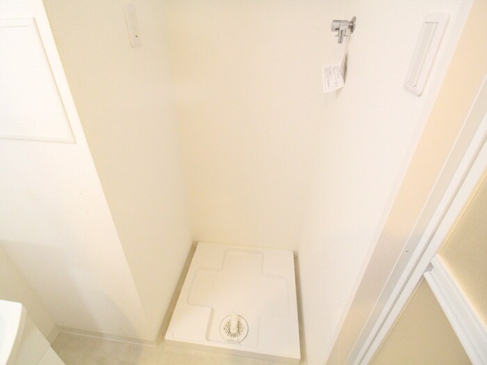 物件内観写真15　(洗濯機置場)