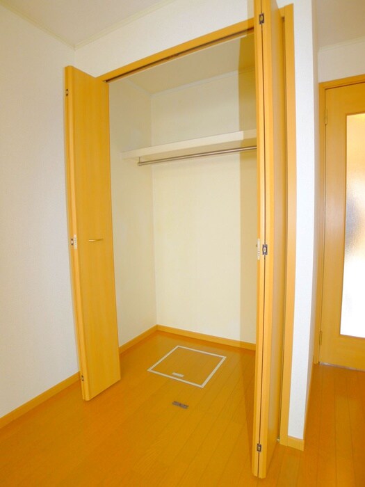 物件内観写真13　(収納)