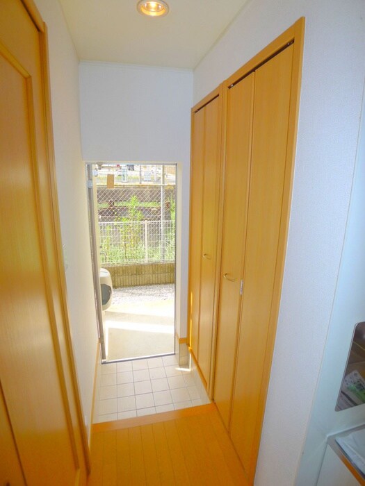 物件内観写真17　(玄関)