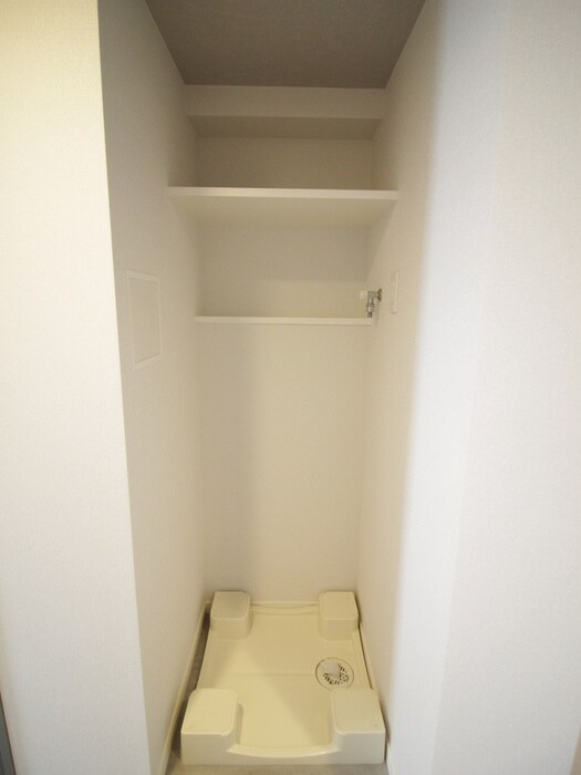 物件内観写真13　(洗濯機置場)