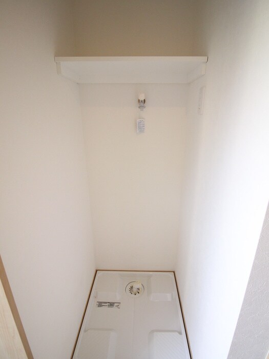 物件内観写真17　(洗濯機置場)