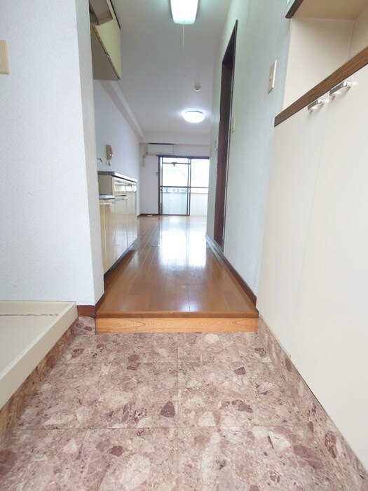 物件内観写真7　(玄関)