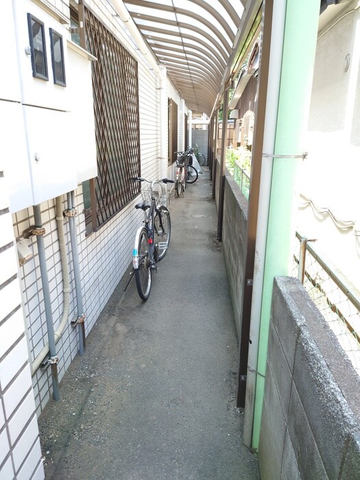 物件外観写真6　(駐輪場)