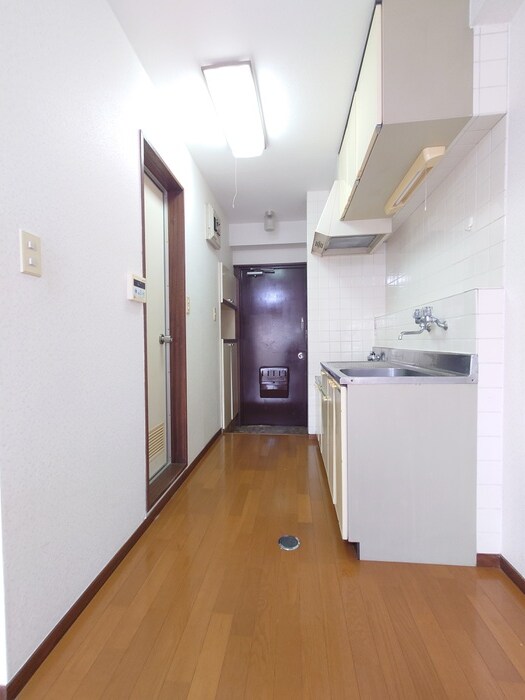 物件内観写真17　(廊下)