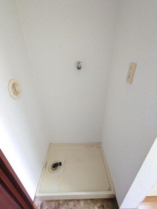 物件内観写真19　(洗濯機置場)