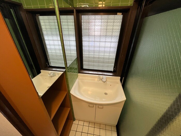 物件内観写真9　(洗面)