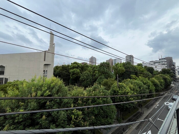 物件内観写真12　(室内からの展望)