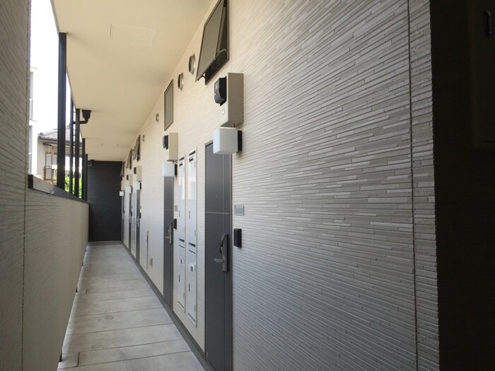 物件外観写真4　(エントランス部分)