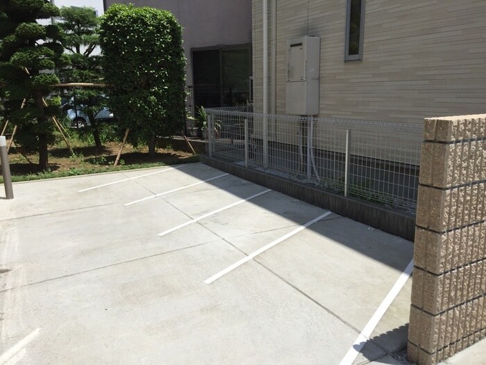 物件外観写真5　(バイク置き場)