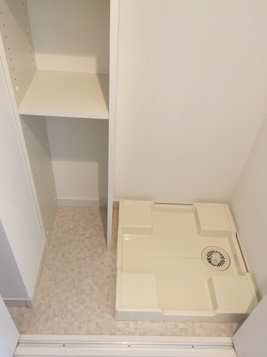 物件内観写真15　(洗濯機置場)