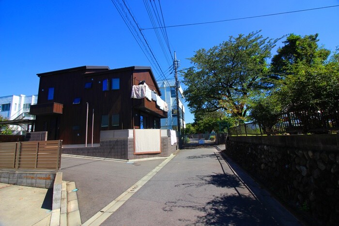 物件外観写真3　(周辺環境)