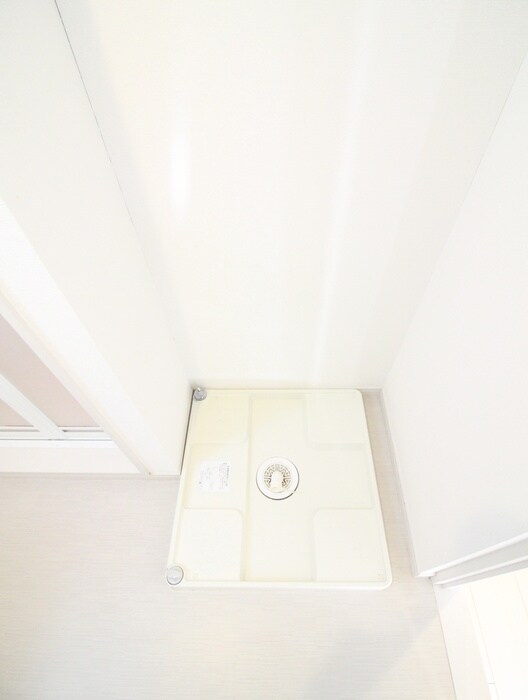 物件内観写真14　(洗濯機置場)