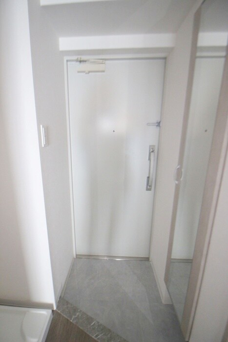 物件内観写真18　(玄関)