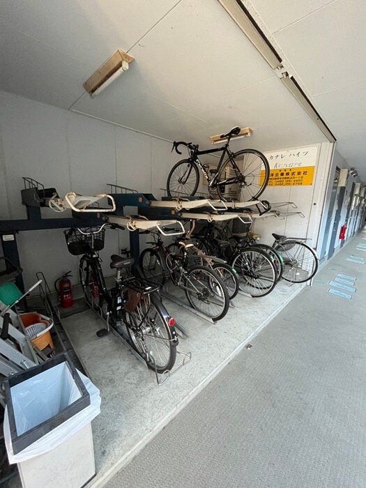 物件外観写真6　(駐輪場)