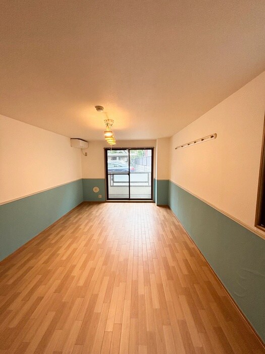 物件内観写真10　(室内からの展望)