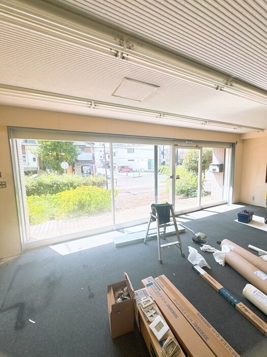 物件内観写真13　(玄関)