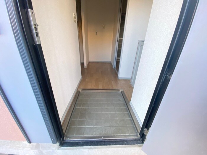 物件内観写真15　(玄関)