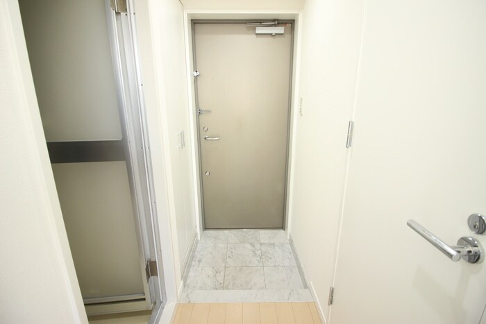 物件内観写真14　(玄関)