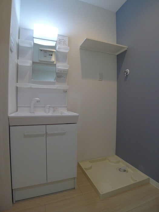 物件内観写真13　(洗濯機置場)