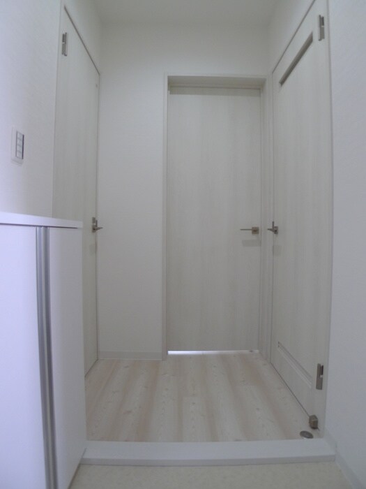 物件内観写真15　(玄関)