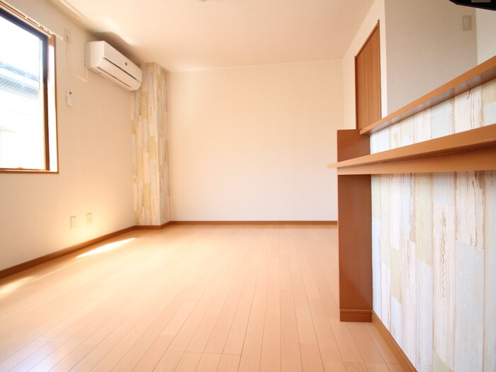 物件内観写真7　(室内からの展望)