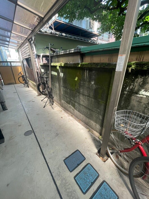 物件外観写真6　(駐輪場)
