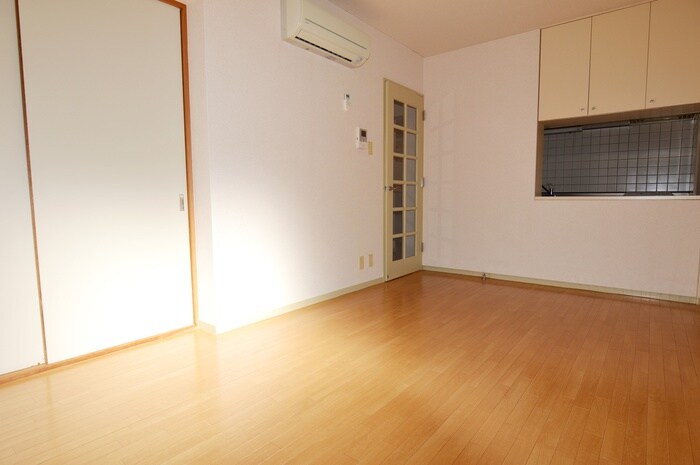 物件内観写真8　(居室)