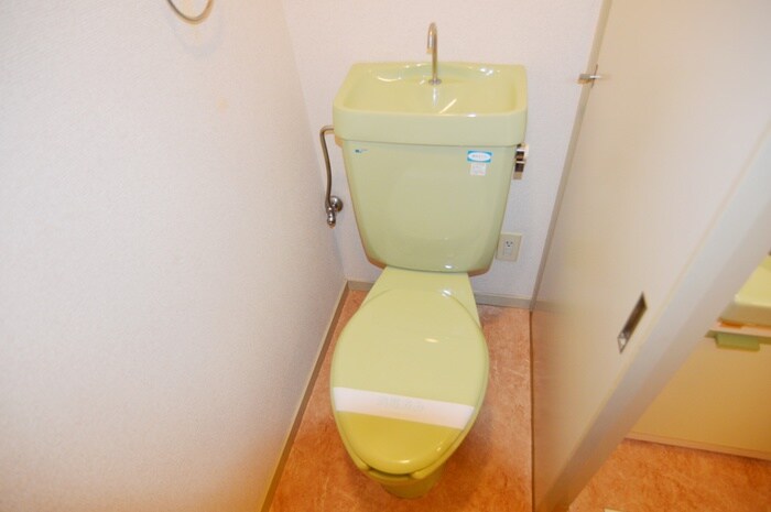 物件内観写真14　(トイレ)