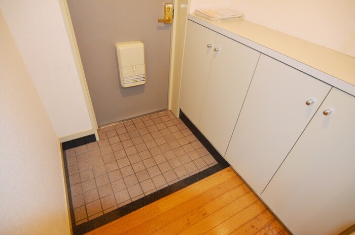 物件内観写真17　(玄関)