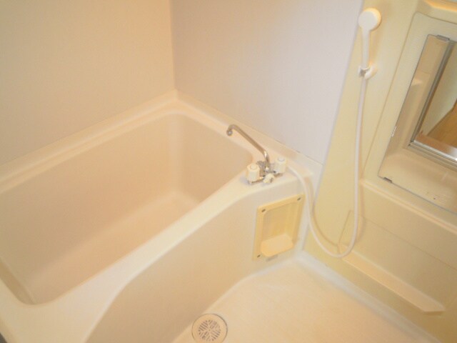 ハイムプリマヴェーラA棟のバス