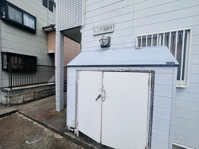 物件外観写真2　(エントランス部分)