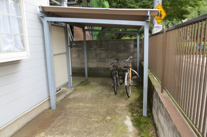 物件外観写真5　(駐輪場)