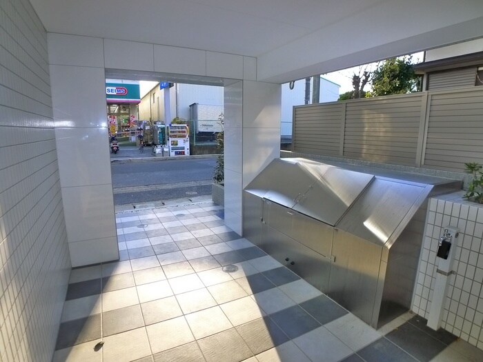 物件外観写真4　(建物設備)