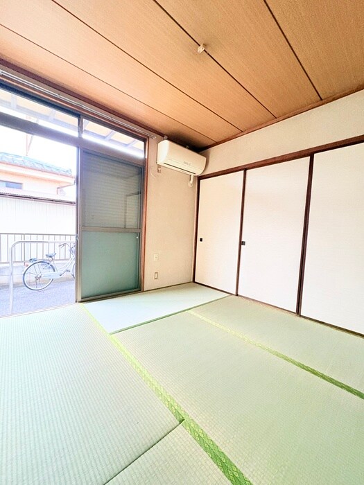 物件内観写真6　(室内からの展望)