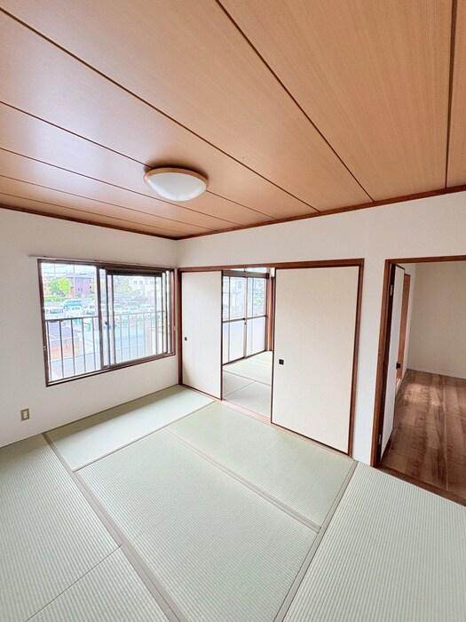 物件内観写真6　(室内からの展望)