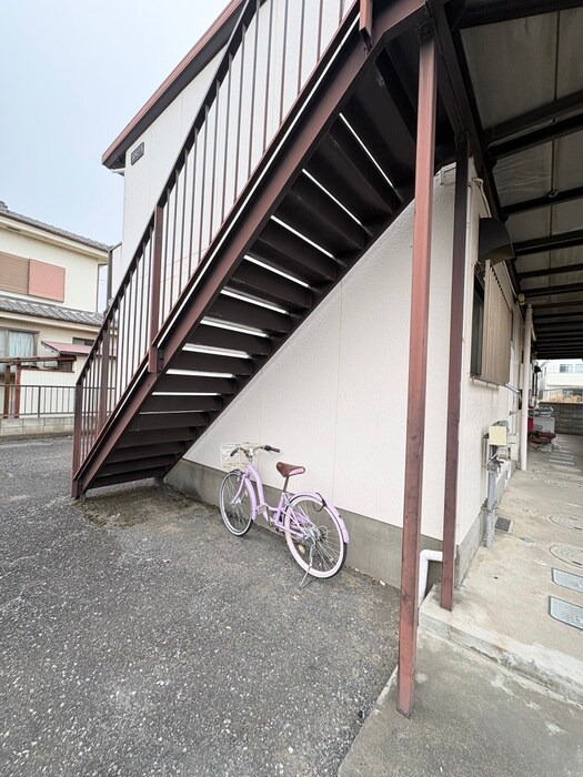 物件外観写真5　(駐輪場)