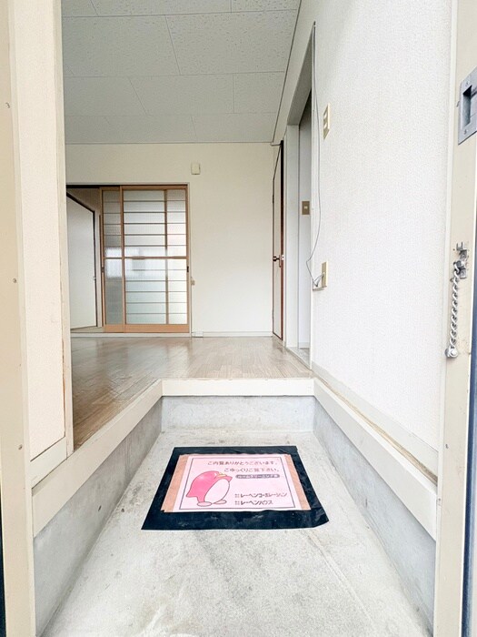 物件内観写真14　(玄関)