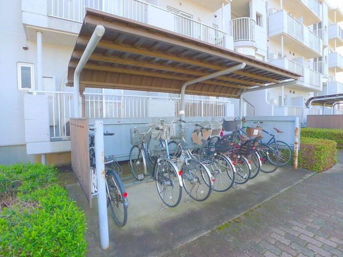 物件外観写真5　(駐輪場)